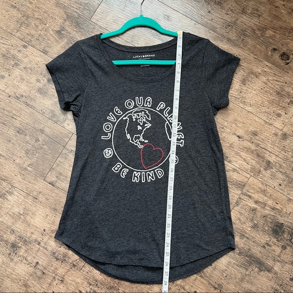 Lucky Brand Tee Love Our Planet Be Kind Tee Soft Graphic T-Shirt Top Grey Medium - Picture 15 of 15